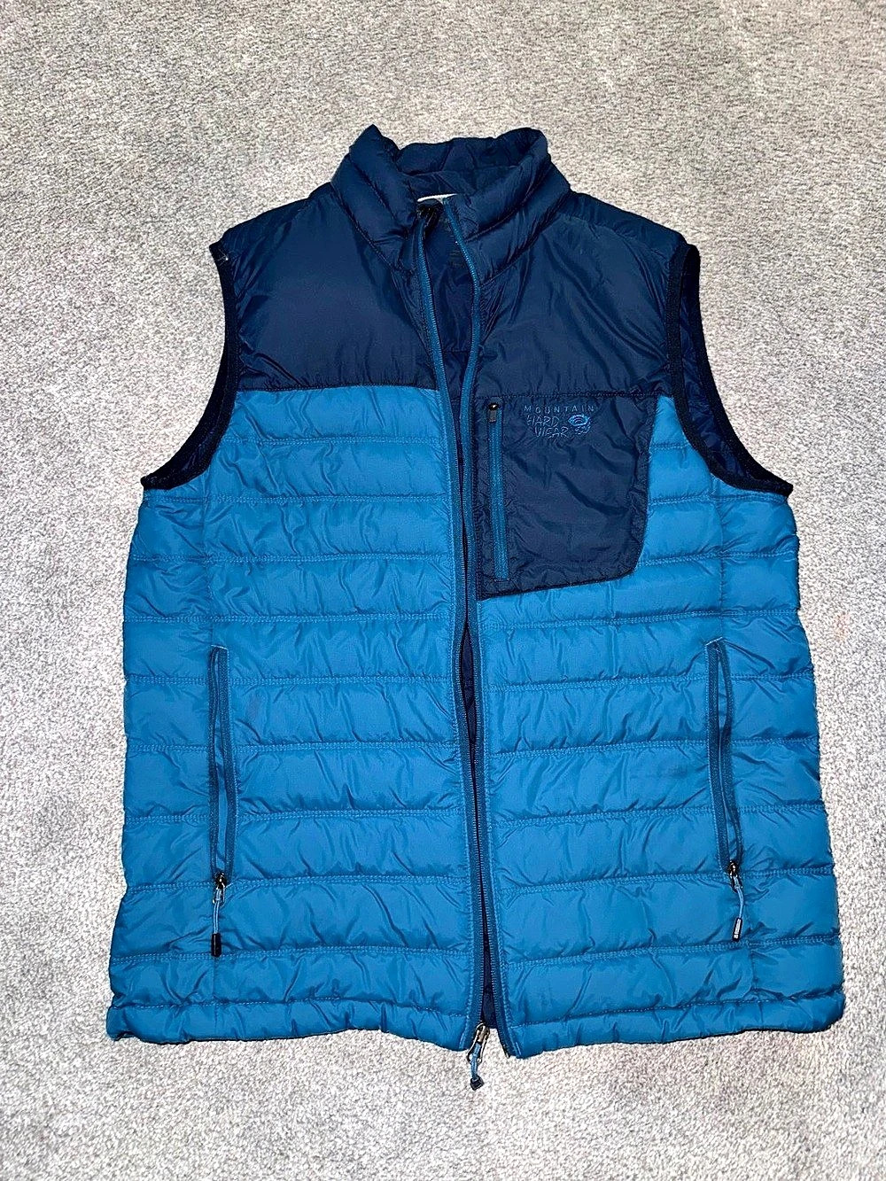 Mountain hard wear Men's Blue Puffer Vest. Size M